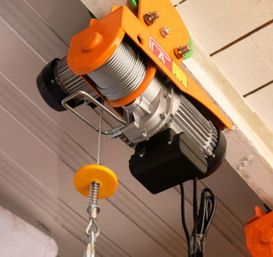 微型電動(dòng)葫蘆使用不旋轉(zhuǎn)鋼絲繩還需要注意卷筒的旋向嗎